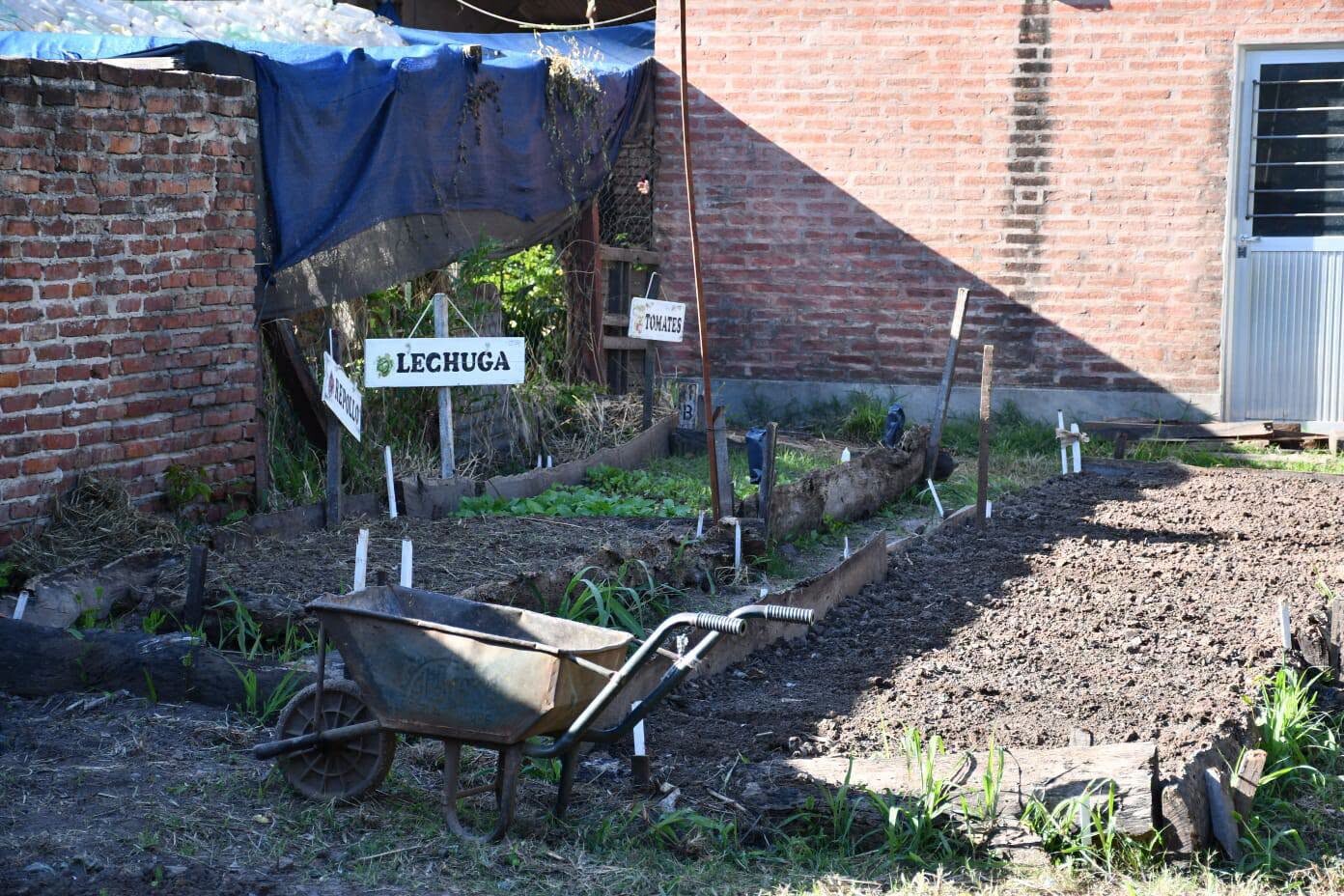 TRES ISLETAS: LA CONCEJAL CRISTINA SKOKO REALIZÓ UNA VISITA EDUCATIVA AL ÁREA DE PARQUE Y JARDINES