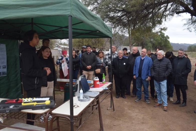 El Ministerio de Producción acompañó a productores y estudiantes en una agenda agropecuaria en Valle Fértil