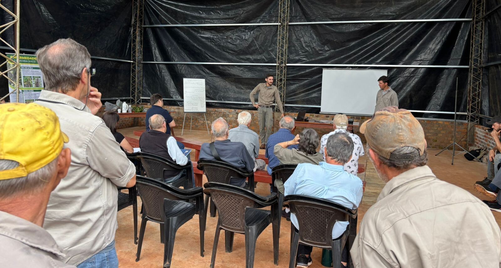 Capacitación del SEY sobre plagas y enfermedades en yerba mate con productores de Oberá