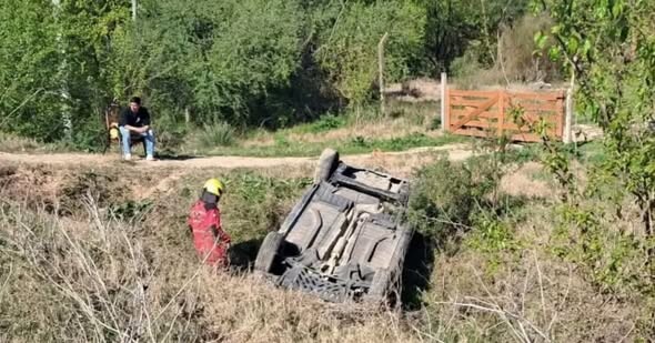 LESIONADA TRAS VOLCAR CON EL AUTO.
