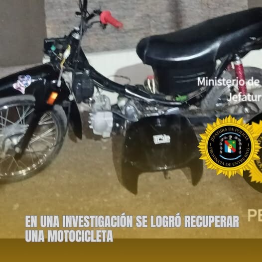 EN UNA INVESTIGACIÓN SE LOGRÓ RECUPERAR UNA MOTOCICLETA.