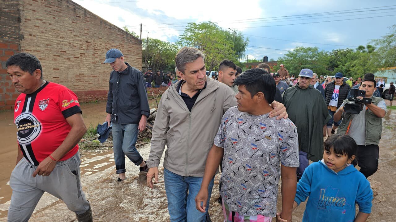 EL GOBIERNO PROVINCIAL DESPLIEGA OPERATIVO DE ASISTENCIA EN LAS LOCALIDADES AFECTADAS POR LAS LLUVIAS