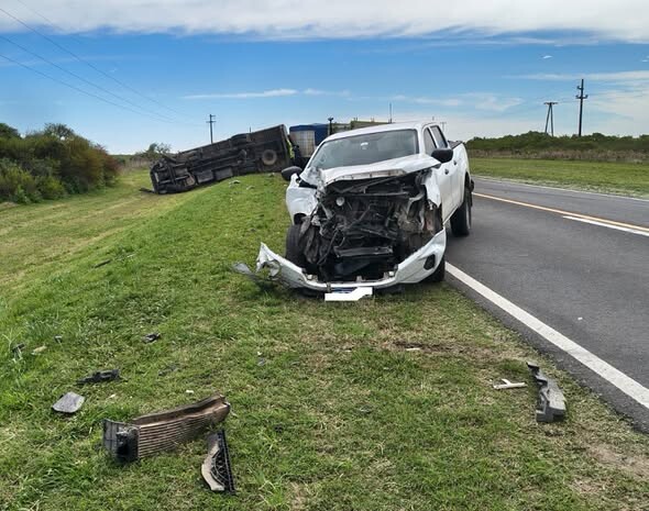 Betbeder: Violento choque entre un camión y una camioneta en Ruta 12.