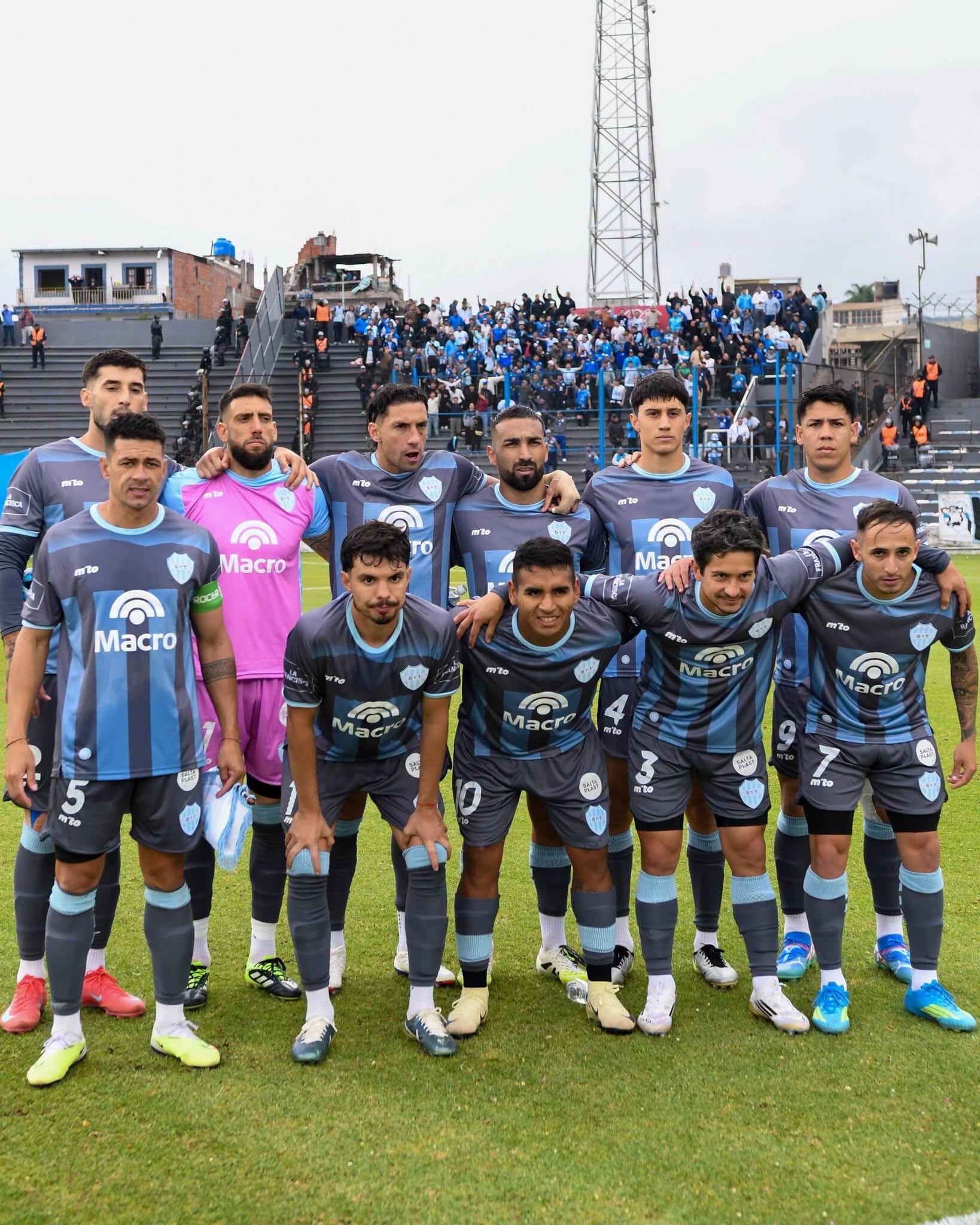 Gimnasia y tiro rescató un empate agónico ante gimnasia de jujuy tras estar dos goles abajo