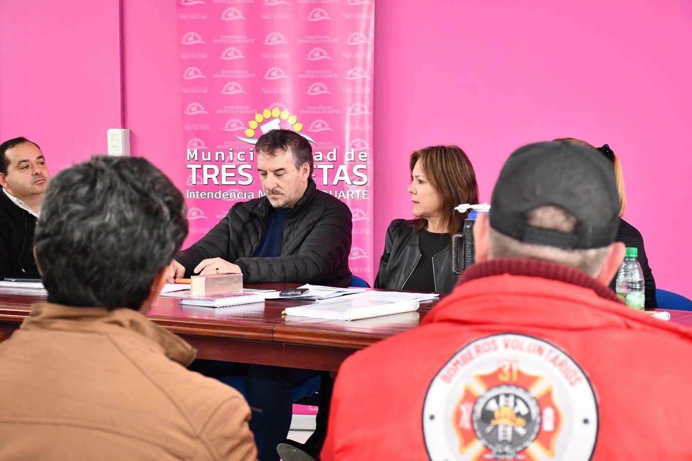 TRES ISLETAS: EL CENTRO OPERATIVO DE EMERGENCIA (COE) SE REUNIÓ PARA FORTALECER LA PREVENCIÓN Y LA PLANIFICACIÓN
