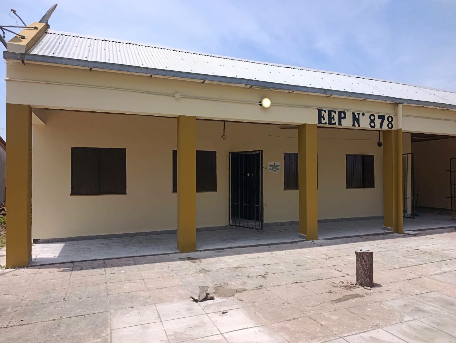 TRES ISLETAS: TRABAJADORES MUNICIPALES REALIZARON TAREAS DE RENOVACIÓN Y PUESTA EN VALOR DE LA E.E.P. N° 878 “JOSÉ HIPÓLITO UNANUE”