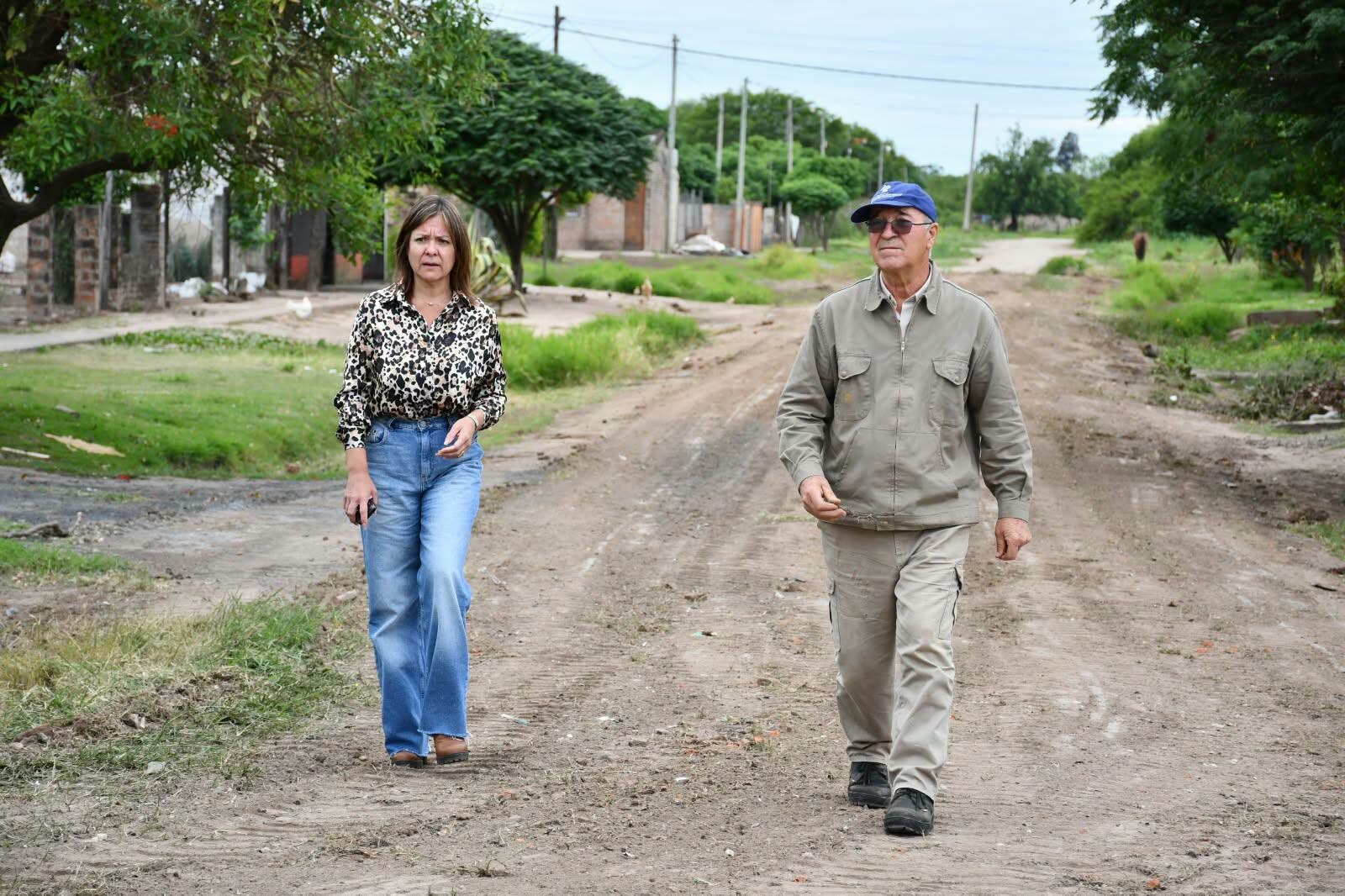 858894196_2366019040803400_307560098800511253_n.jpg TRES ISLETAS: EL ÁREA DE SERVICIOS PÚBLICOS CONTINÚA CON TRABAJOS EN TERRITORIO Y MEJORAS PARA NUESTROS VECINOS