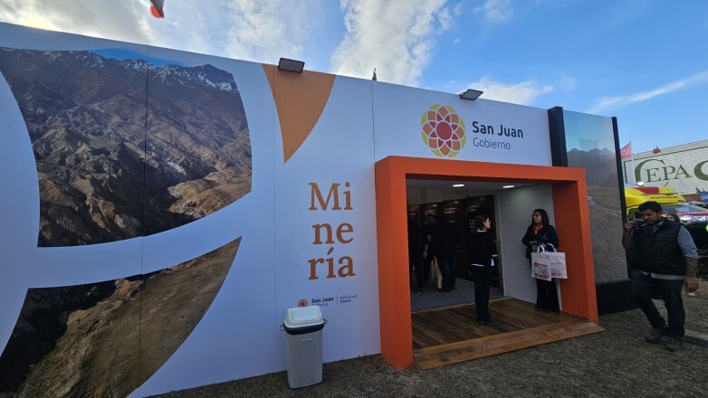 85f6baa77a60a2921b3c666e419179ef_L.jpg Por el alerta de fuertes vientos, la Expo San Juan Minera modificó el horario de cierre
