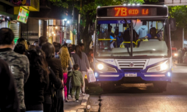 SUSPENDEN EL SERVICIO NOCTURNO DE COLECTIVOS EN SALTA Y CRECE LA TENSIÓN CON LA UTA