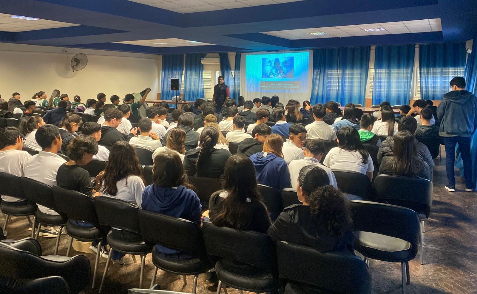 FUERTE AVANCE EN PREVENCIÓN: AMPLÍAN CHARLAS SOBRE DELITOS DIGITALES EN ESCUELAS DEL CHACO