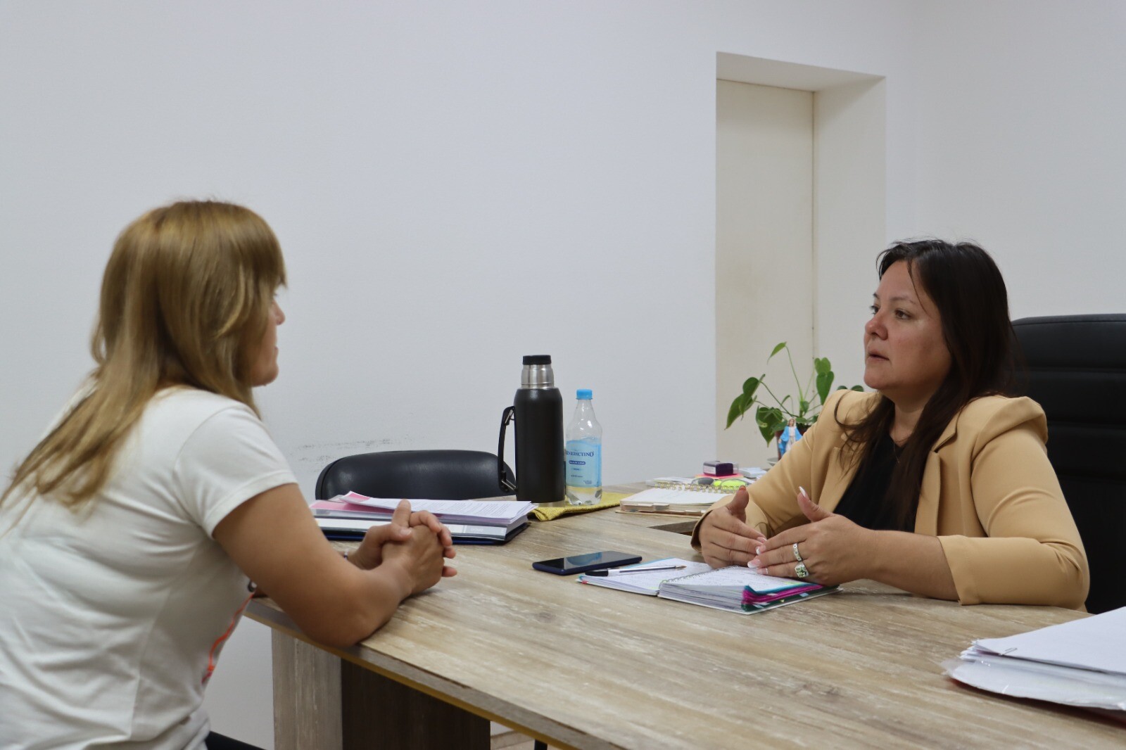 TRES ISLETAS: ATENDEMOS DEMANDAS DE LAS INSTITUCIONES EDUCATIVAS DEL DPTO. MAIPÚ