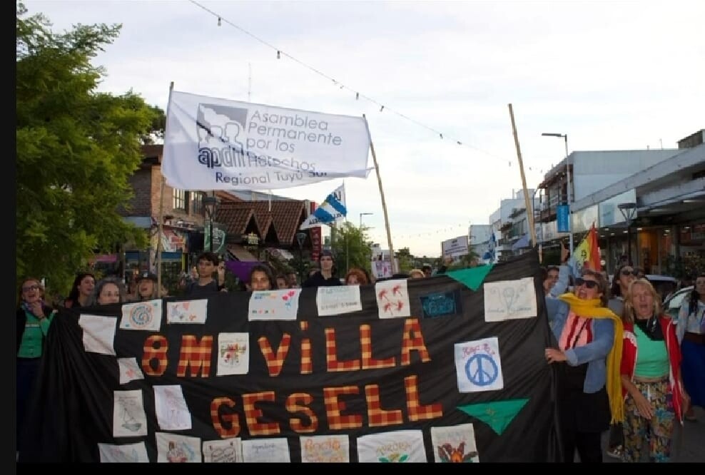 El 8M Villa Gesell salió a la calle