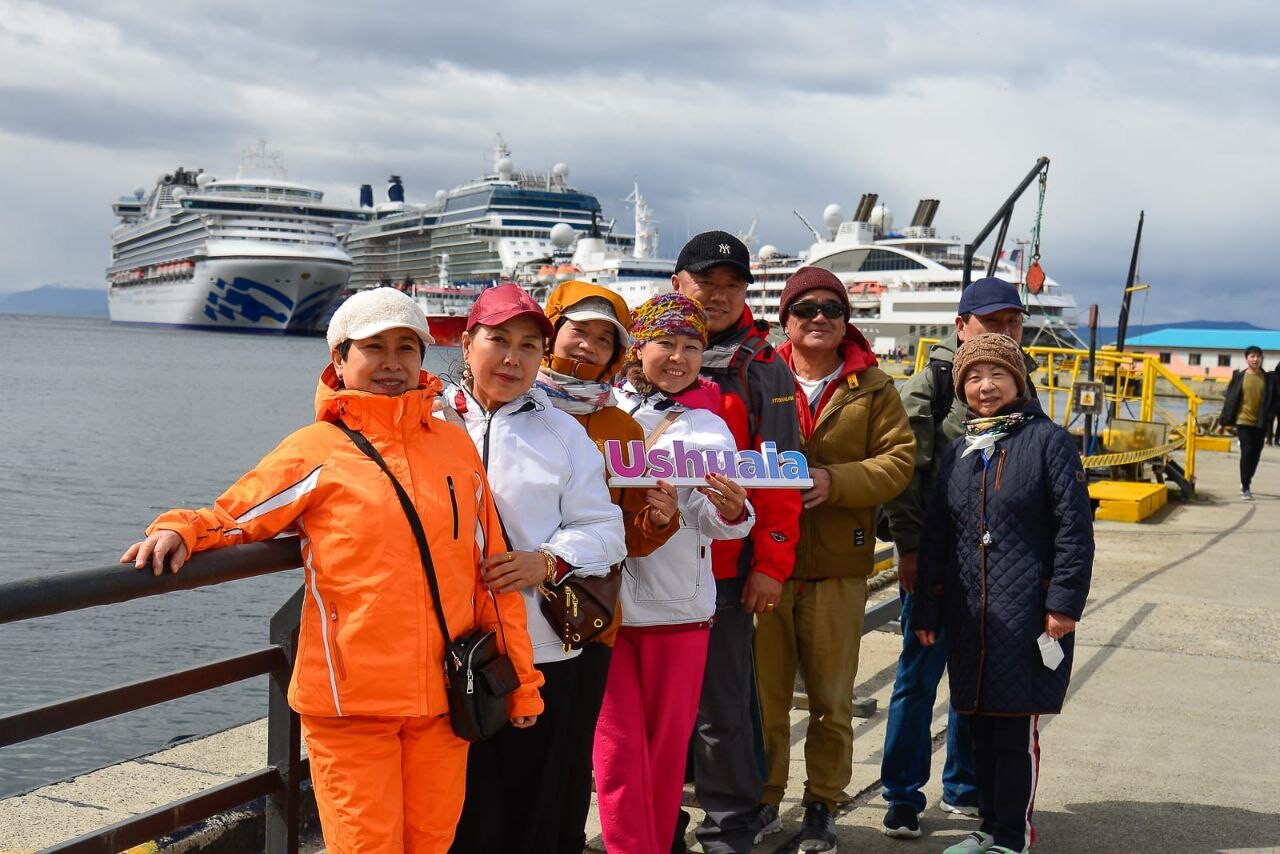 MÁS DE 12.900 VISITANTES LLEGARON A USHUAIA DURANTE EL ÚLTIMO FIN DE SEMANA MÁS DE 12.900 VISITANTES LLEGARON A USHUAIA DURANTE EL ÚLTIMO FIN DE SEMANA