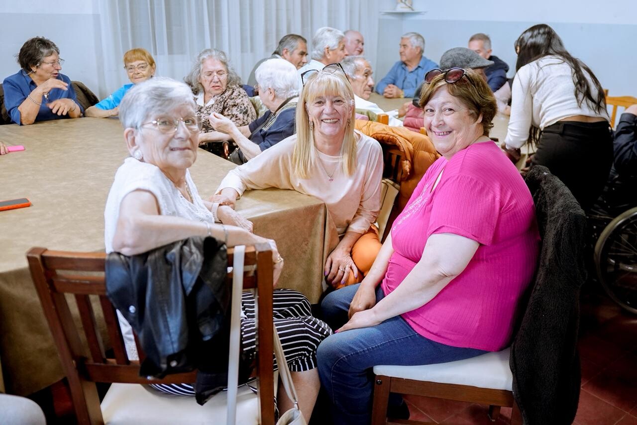 EL HOGAR DE DÍA “LAZOS DE AMOR” REINICIÓ SUS ACTIVIDADES EN NUEVA SEDE CON UNA AMPLIA VARIEDAD DE PROPUESTAS PARA ADULTOS MAYORES EL HOGAR DE DÍA “LAZOS DE AMOR” REINICIÓ SUS ACTIVIDADES EN NUEVA SEDE CON UNA AMPLIA VARIEDAD DE PROPUESTAS PARA ADULTOS MAYORES