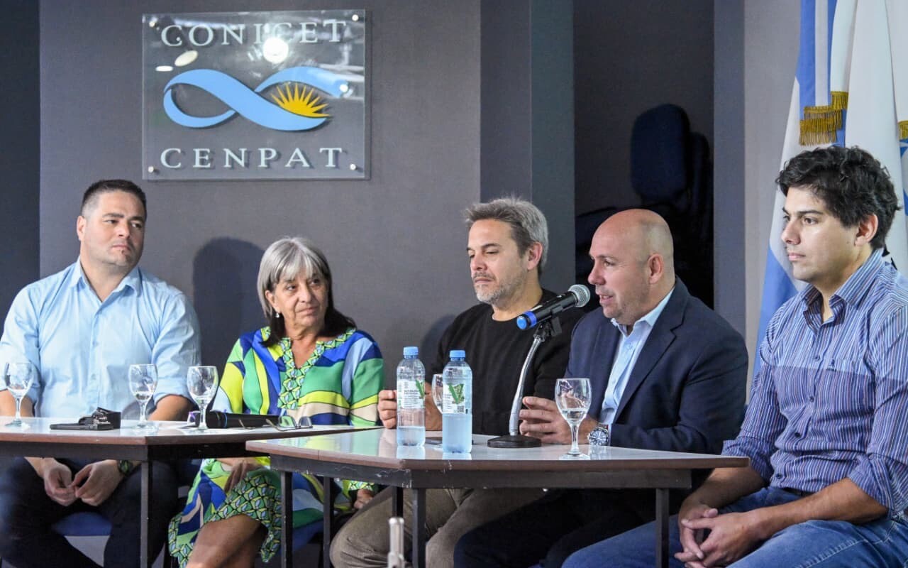 Sastre encabezo la apertura de la primeras jornadas chubutenses de arte, ciencia e investigacion