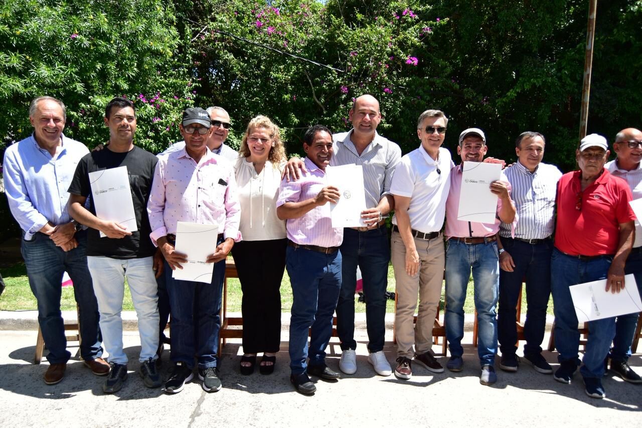 SUEÑOS CUMPLIDOS: 70 FAMILIAS DE BASAIL RECIBIERON SUS TÍTULOS DE PROPIEDAD