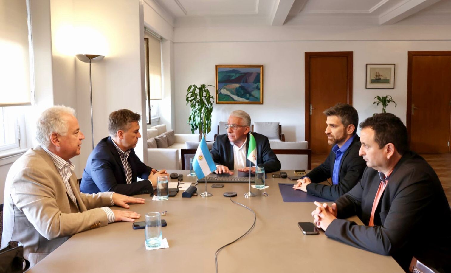 91962ded-d8a7-4fb7-8f04-19d31a685ffe.jpg SEGUNDO ACUEDUCTO: EL GOBERNADOR ZDERO ENCABEZA GESTIONES ANTE NACIÓN, PARA CONCLUIR LAS OBRAS QUE BENEFICIARÁN AL 60% DE LA POBLACIÓN