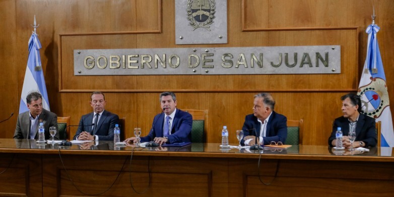 El gobernador Orrego anunció una importante inversión para la ampliación del Hospital Rawson donde se edificarán, entre otras cosas, 76 nuevos consultorios externos.
