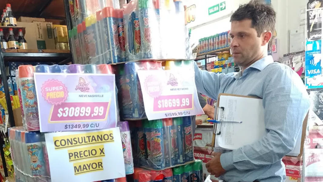 Defensa del Consumidor inició el “Operativo Carnaval 2025” con inspecciones a comercios de lanzanieves