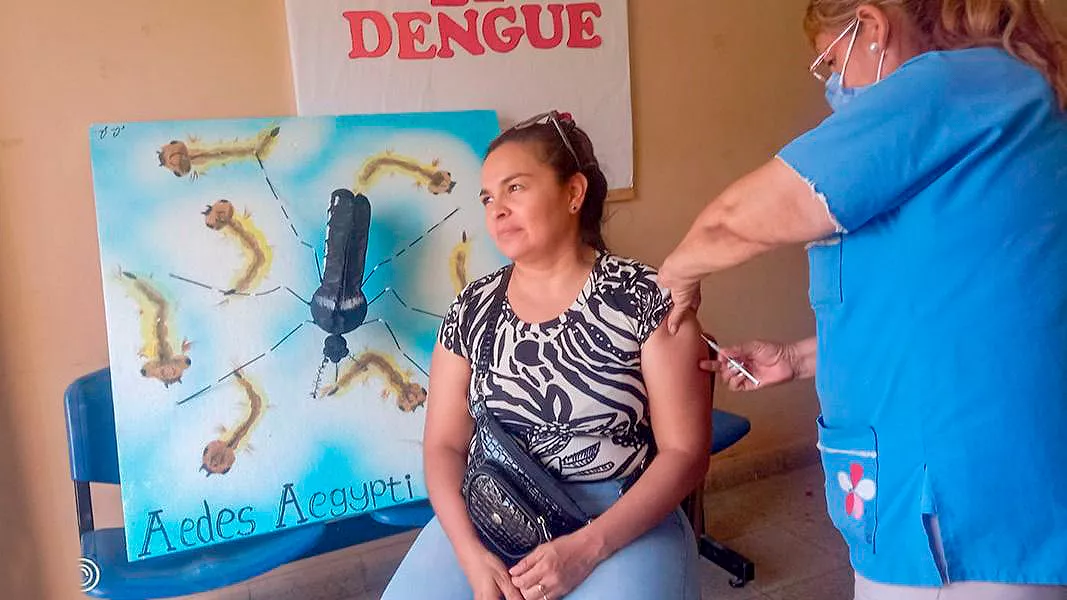 99875-avanza-la-inmunizacion-contra-el-dengue-en-zonas-sanitarias-priorizadas-de-la-provincia.webp Avanza la inmunización contra el dengue en zonas sanitarias priorizadas de la provincia