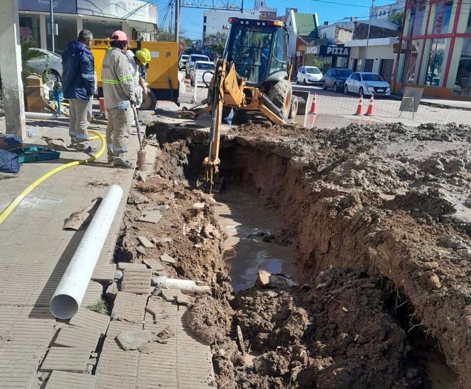 ATENDIENDO DEMANDAS HISTÓRICAS: SAMEEP EJECUTA UN PROGRAMA DE SANEAMIENTO EN EL CASCO CÉNTRICO DE SÁENZ PEÑA