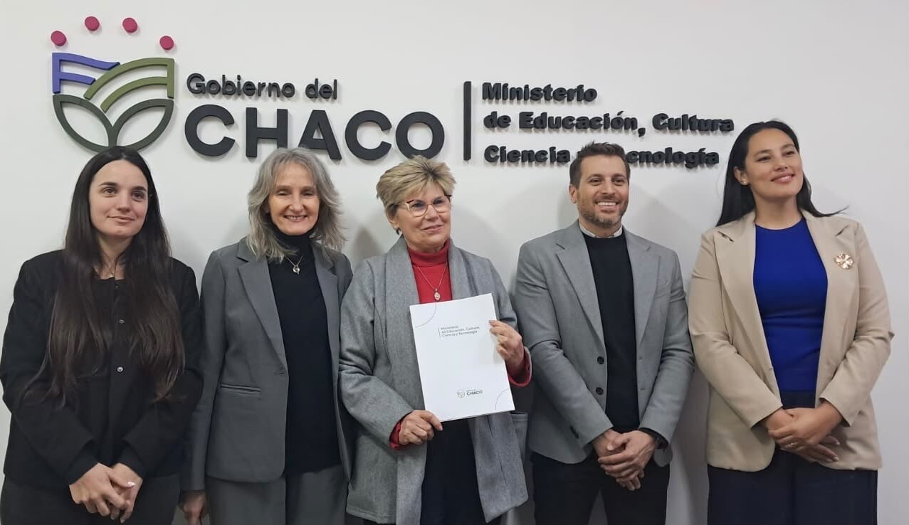 ”JUGUEMOS RESPONSABLEMENTE”: EDUCACIÓN Y LOTERÍA CHAQUEÑA LLEVAN A LAS ESCUELAS LA PREVENCIÓN DEL JUEGO EN LÍNEA