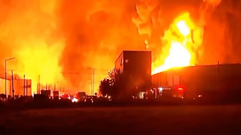 AA.jpg Cronología del impresionante incendio en Ezeiza: cuándo empezó, dónde se originó y qué empresas fueron afectadas