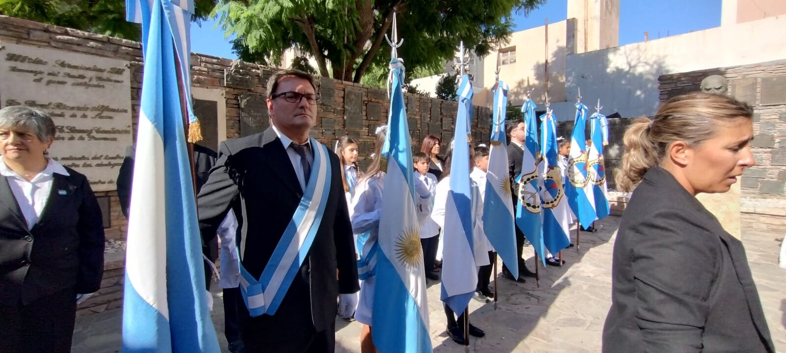 ABANDERADOS-2.jpeg ABANDERADOS-2.jpeg