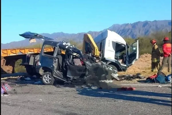 ACCIDENTE EN LA RIOJA.webp ARGENTINA: INTEGRANTES DE UNA FAMILIA BOLIVIANA MUEREN TRAS ACCIDENTE EN LA RUTA 38 DE LA RIOJA