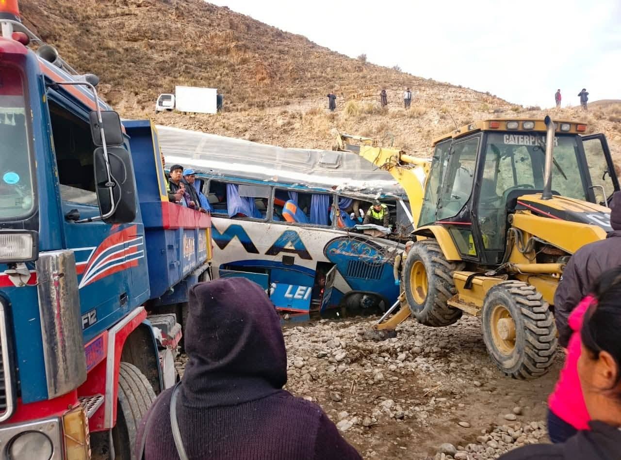 ACCIDENTE.jpg BOLIVIA: NUEVO ACCIDENTE DEJA FALLECIDOS Y HERIDOS