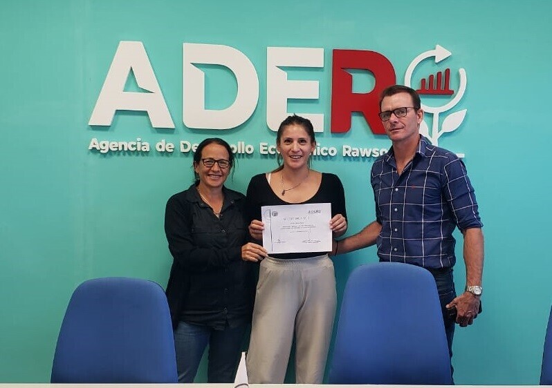 ADER impulsa el desarrollo emprendedor con capacitación personalizada en Rawson