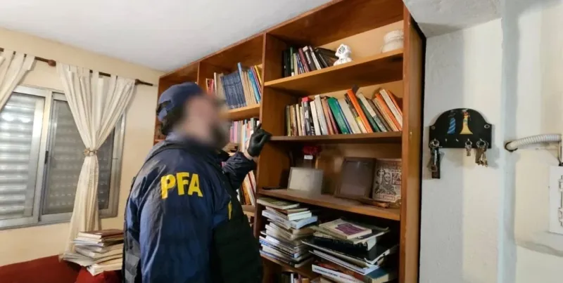 Imputan a un hombre en Rosario por difundir mensajes antisemitas: tenía un arma de fuego