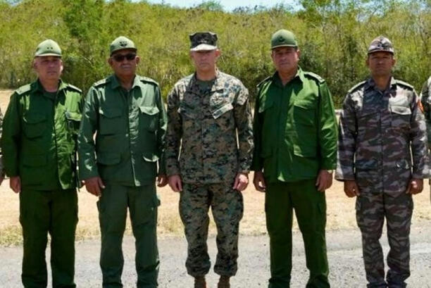 CUMBRE DE ALTOS MANDOS DE EE.UU. Y CUBA EN GUANTÁNAMO.