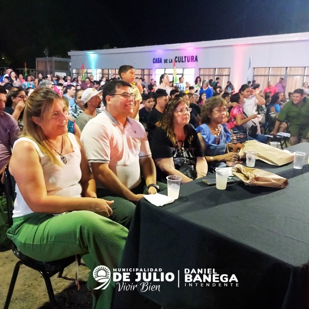 ALUMNOS NUEVE ARTISTAS DOS855242_122173195202146333_7321182183286390359_n.jpg