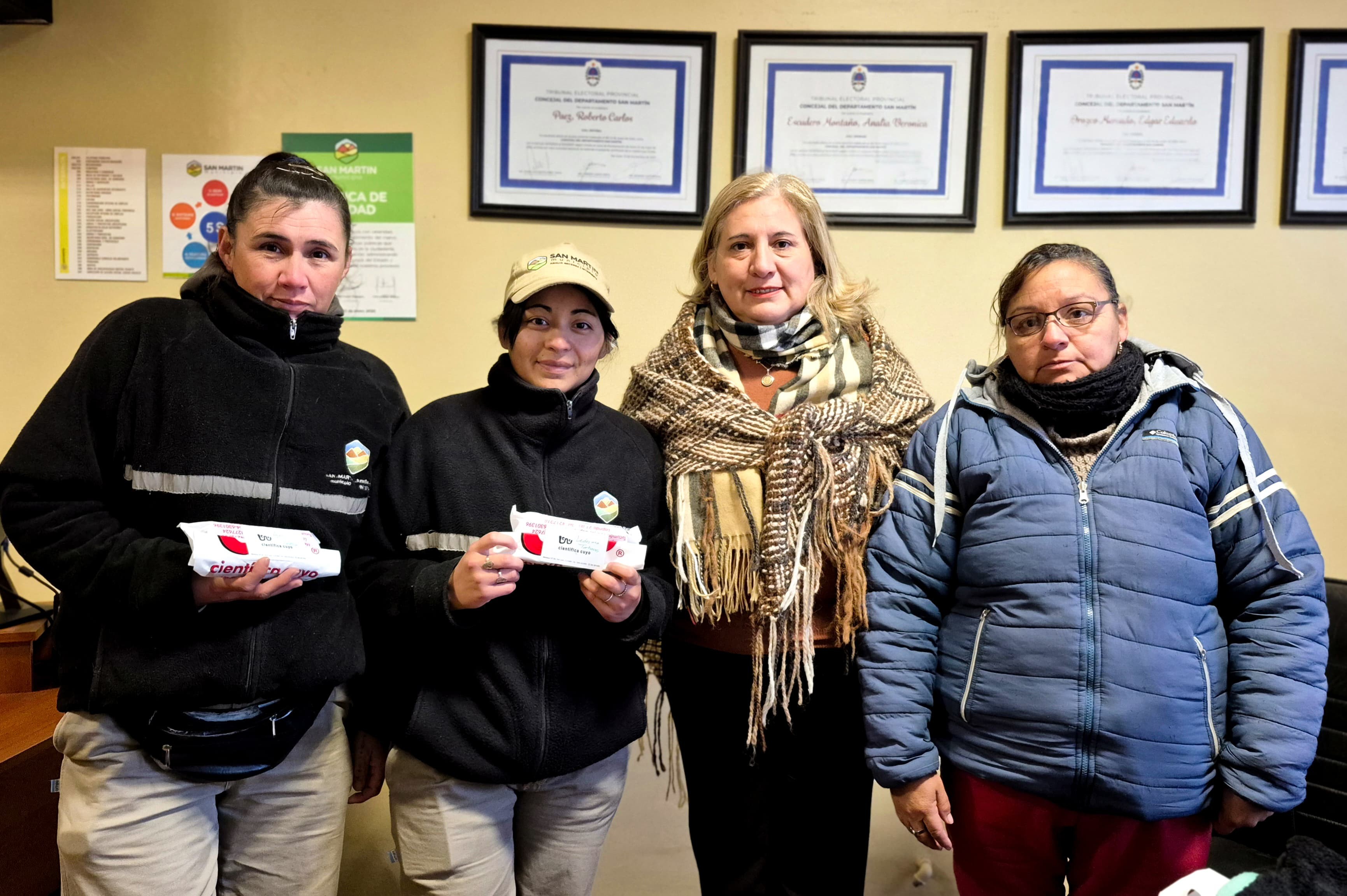 SAN MARTÍN: realizó una nueva entrega de anteojos a vecinos y vecinas del departamento
