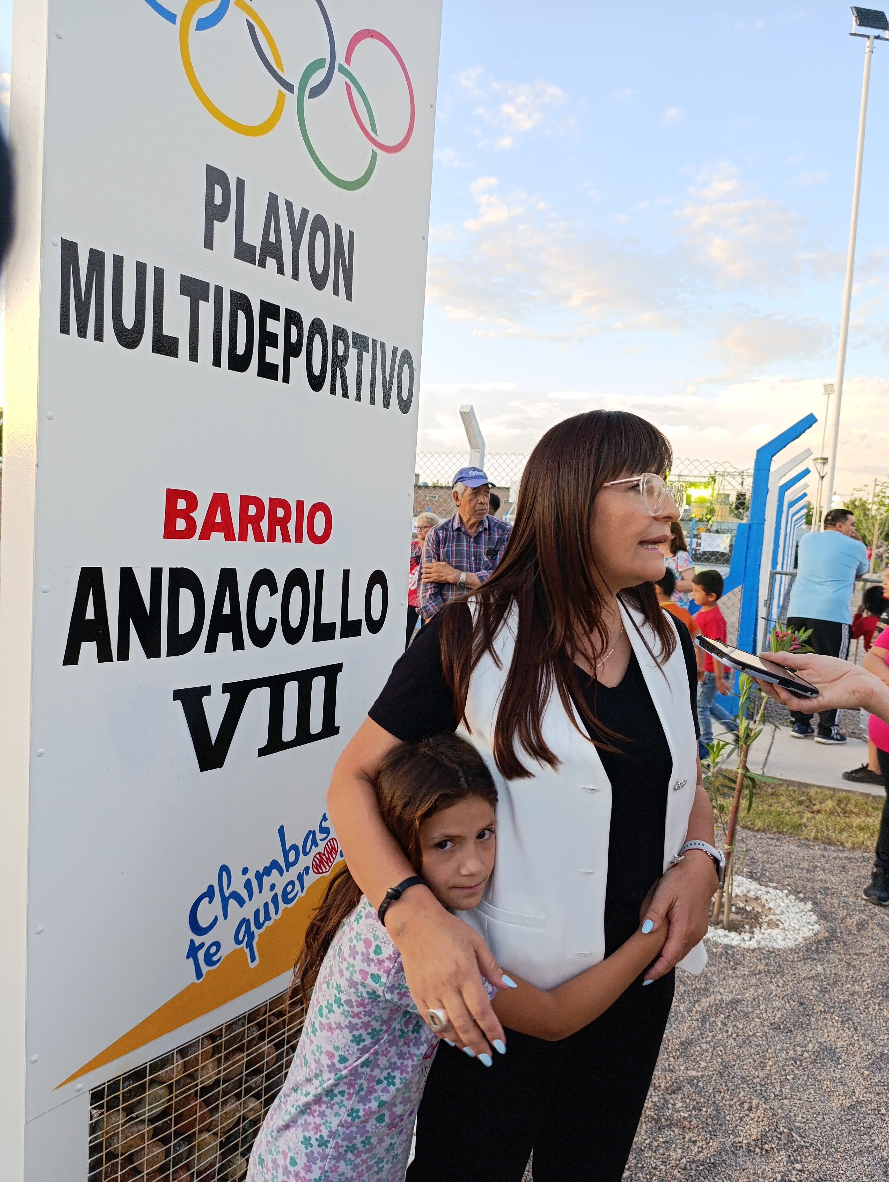 La intendenta de la Ciudad de Chimbas,Daniela Rodríguez dejo inaugurado un nuevo Playón Deportivo.