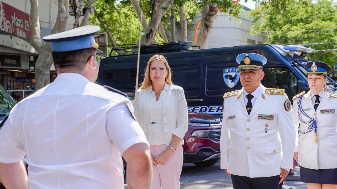El Gobierno Provincial, distinguió a la Policía Federal por su 204 aniversario