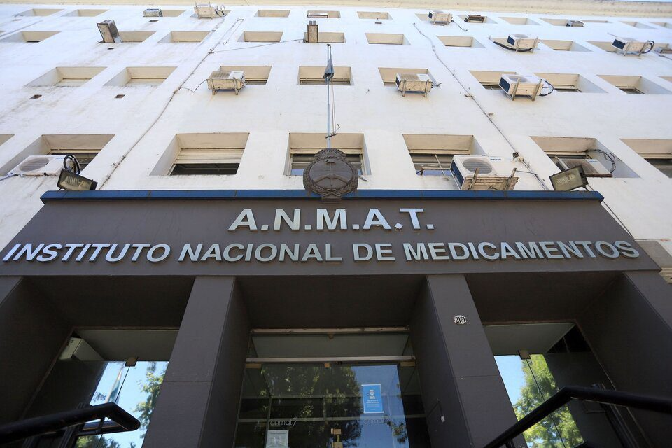 La ANMAT suspendió a un laboratorio farmacéutico tras detectar la presencia de fentanilo contaminado con bacterias resistentes a los antibióticos.