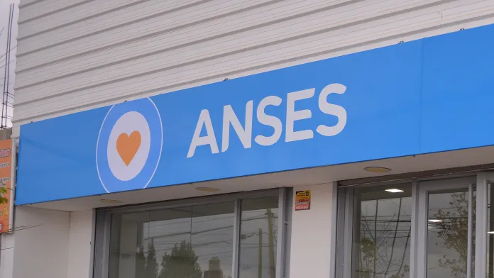 Anses confirmó el aumento de asignaciones y el bono para jubilados en junio