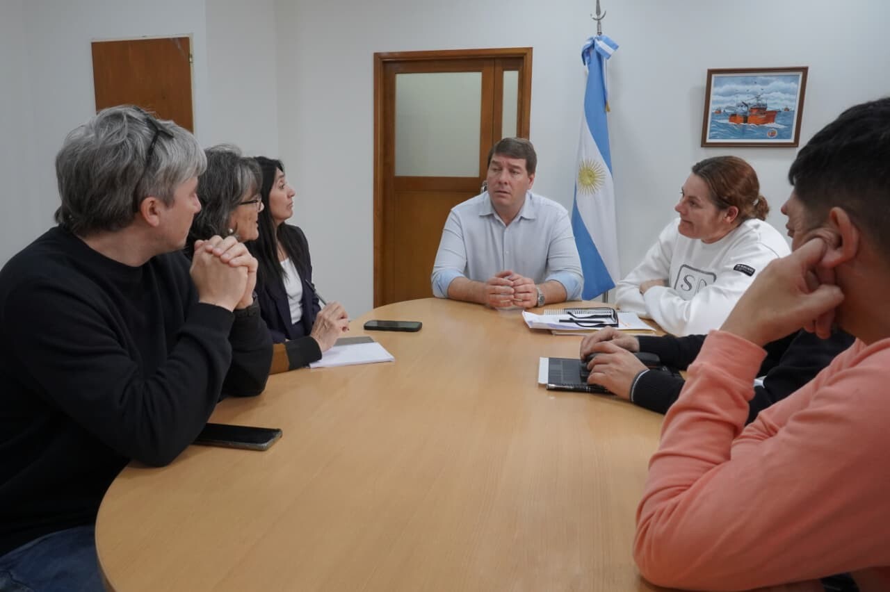 Empleados del IPV impulsan un proyecto para acceder a su vivienda propia en Rawson Empleados del IPV impulsan un proyecto para acceder a su vivienda propia en Rawson