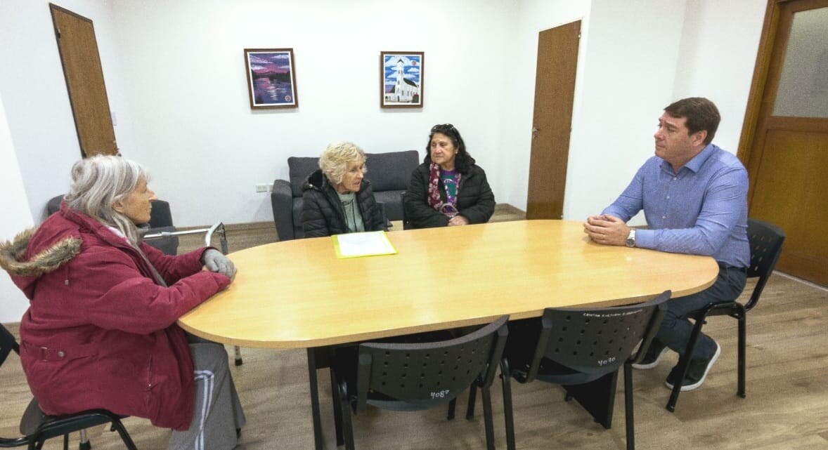 El intendente Biss recibió a autoridades de la Asociación Española de Rawson