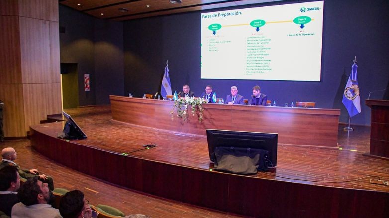 AUTORIDADES-DEL-FÚTBOL-SEGURIDAD.jpg AUTORIDADES-DEL-FÚTBOL-SEGURIDAD.jpg