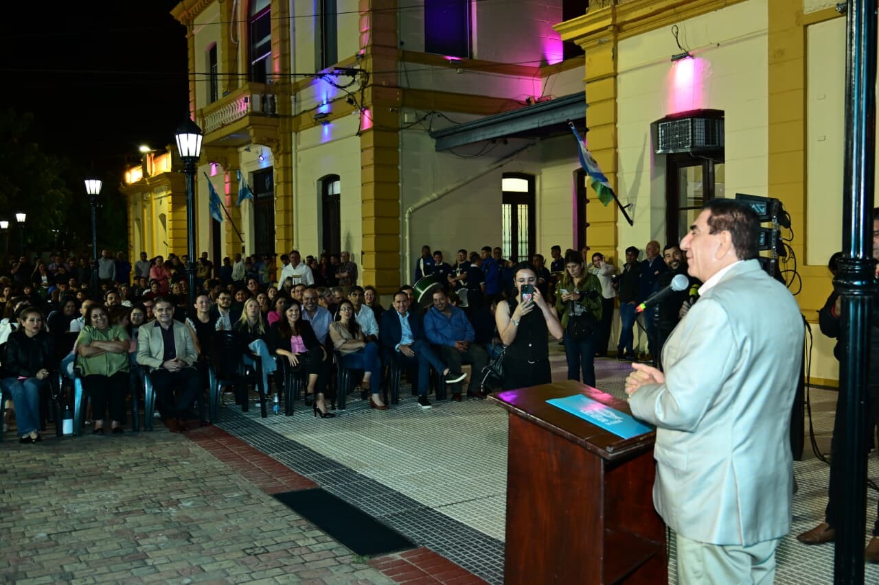 Acto5.jpg Jofré homenajeó a trabajadores y trabajadoras con trayectoria en la Comuna y anunció importantes beneficios