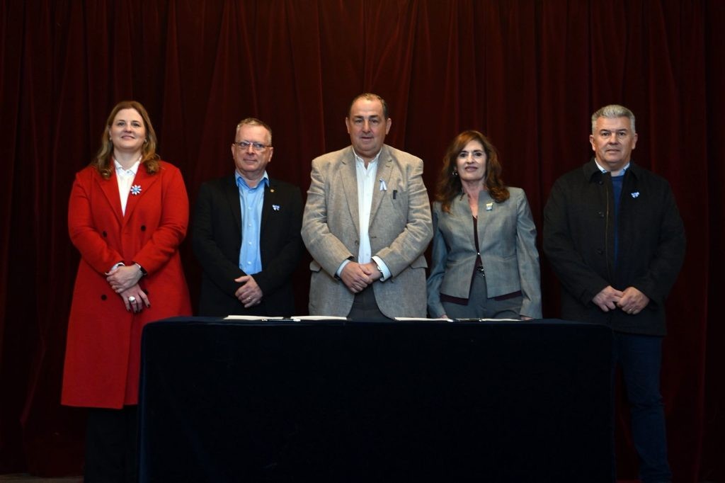 Acuerdo Teatr-02.jpeg Acuerdo Teatr-02.jpeg