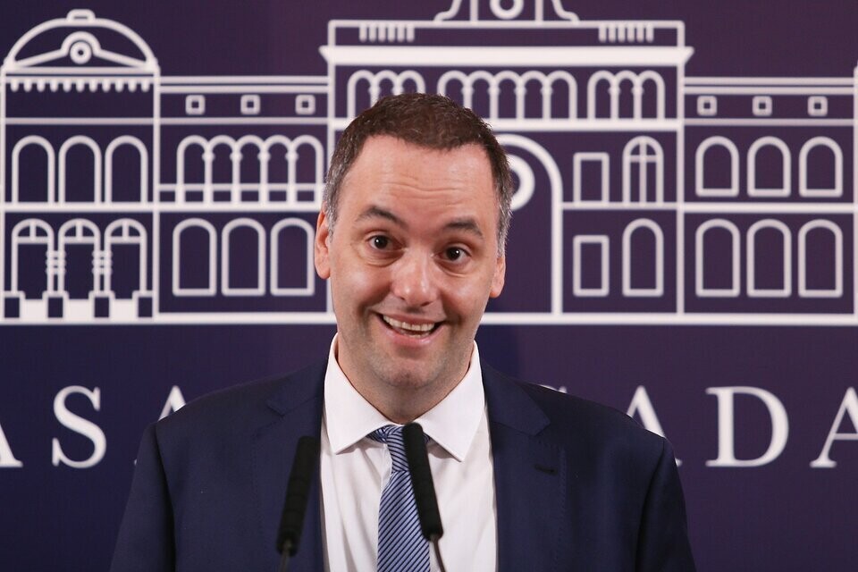Adorni Manuel.jpeg Ascenso por decreto │ El Gobierno le dio rango de ministro a Manuel Adorni