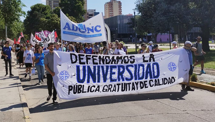Confirman paro de docentes universitarios en Córdoba