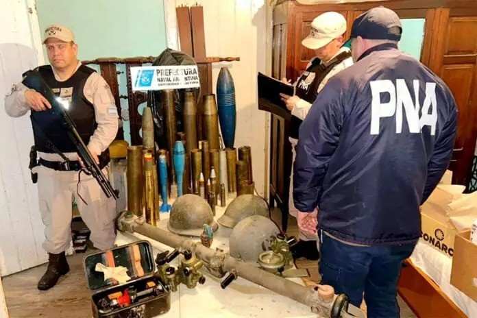 PREFECTURA NAVAL INCAUTÓ UN CARGAMENTO DE ARMAS Y MATERIAL BÉLICO EN PUEBLO LIEBIG.