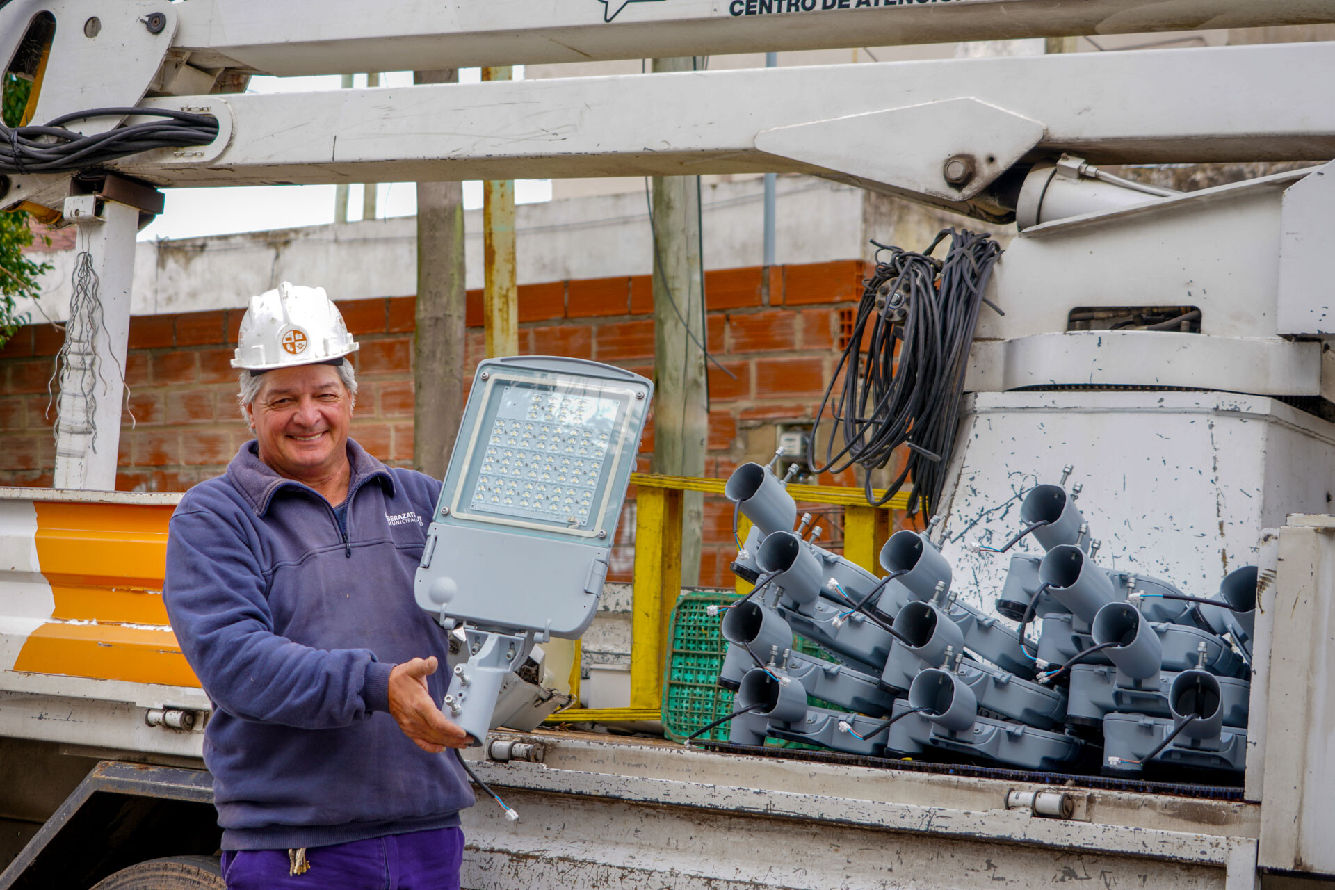 Avanza el recambio de luminarias en los barrios de Berazategui