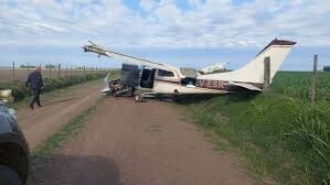 ZONA RURAL AREQUITO- dos productores encontraron una avioneta avandonada
