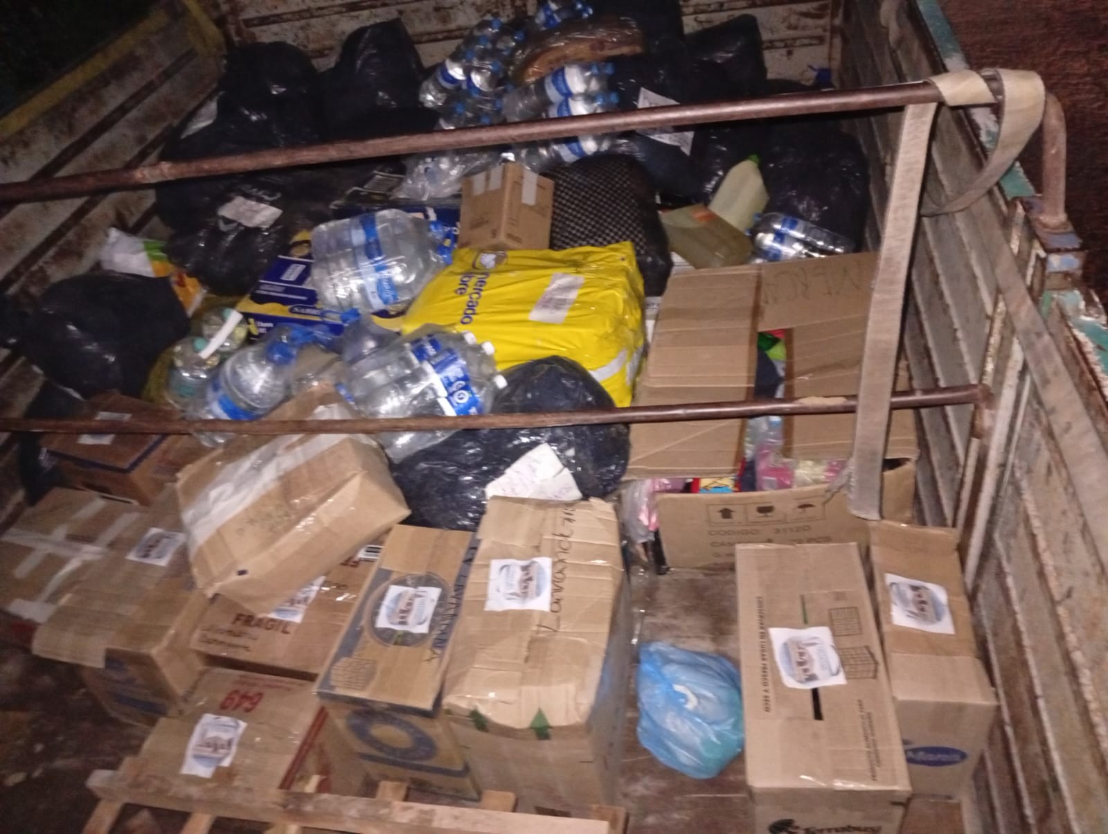 Ayuda solidaria, parte hacia Bahía Blanca desde Colonia Dora